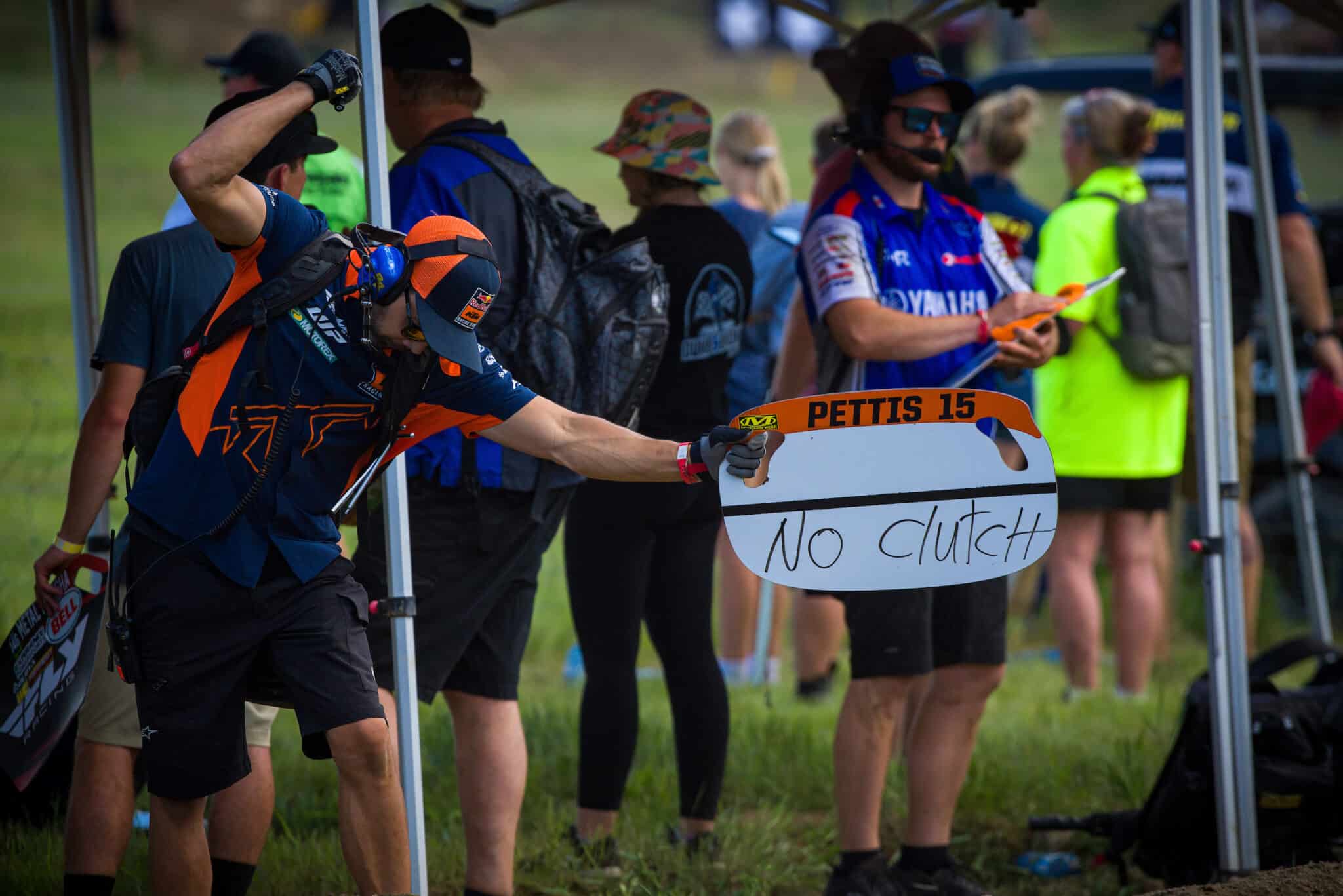 Fox Racing Canada Presents Behind The Lens: Pit Boards And Pit Signs ...