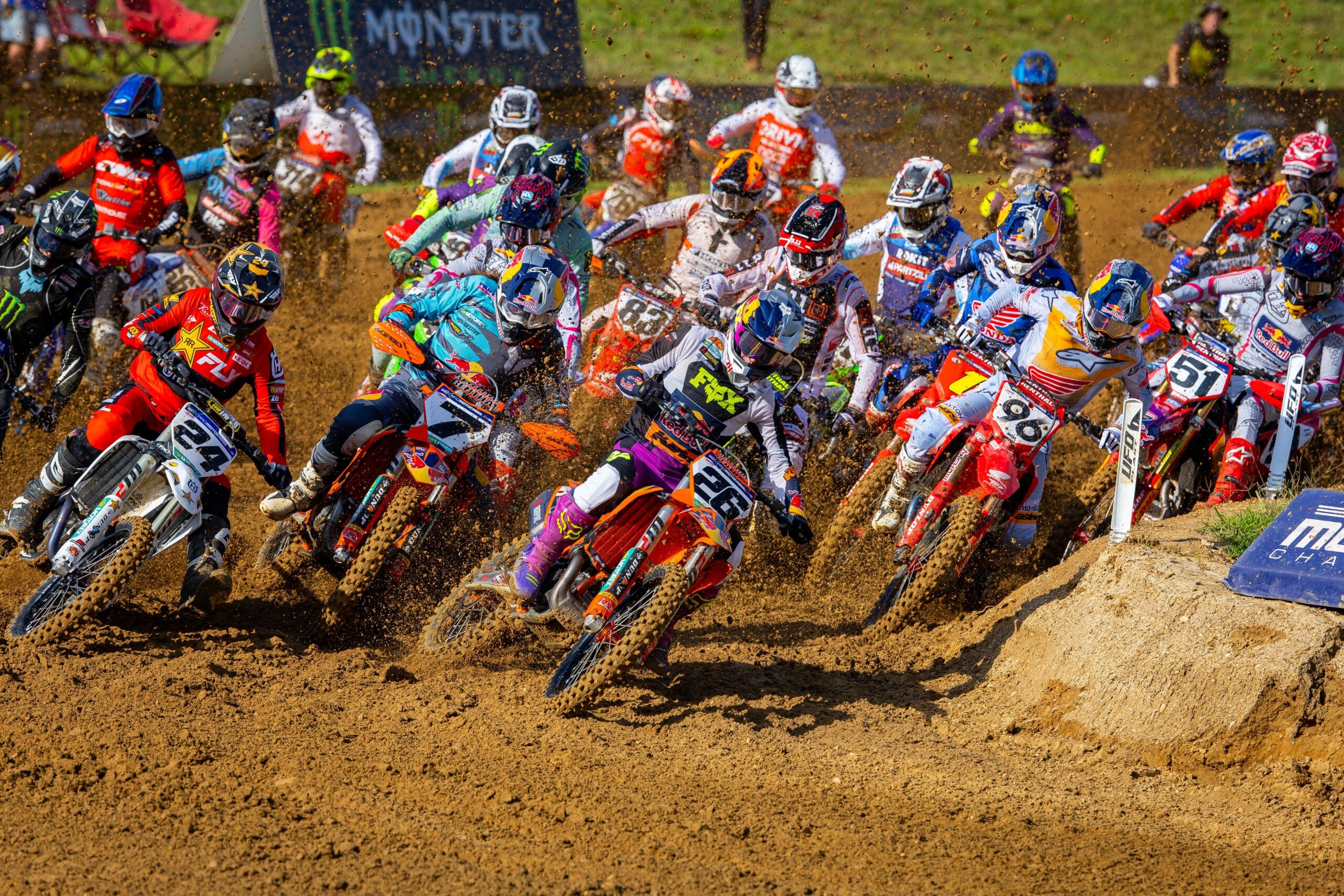 Hunter Lawrence Dominates Budds Creek to Reclaim Points Lead, Set Up Winner-Take-All Championship Showdown with Brother Jett